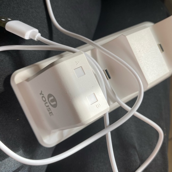 PS5 Controller Charger. - Picture 3 of 3